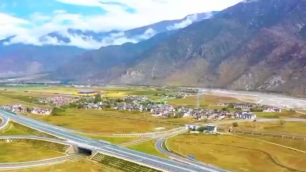 长途自驾游思路打开了!给爱车买张“火车票” 预约指南→ 长途自驾游思路打开了!给爱车买张“火车票” 预约指南→