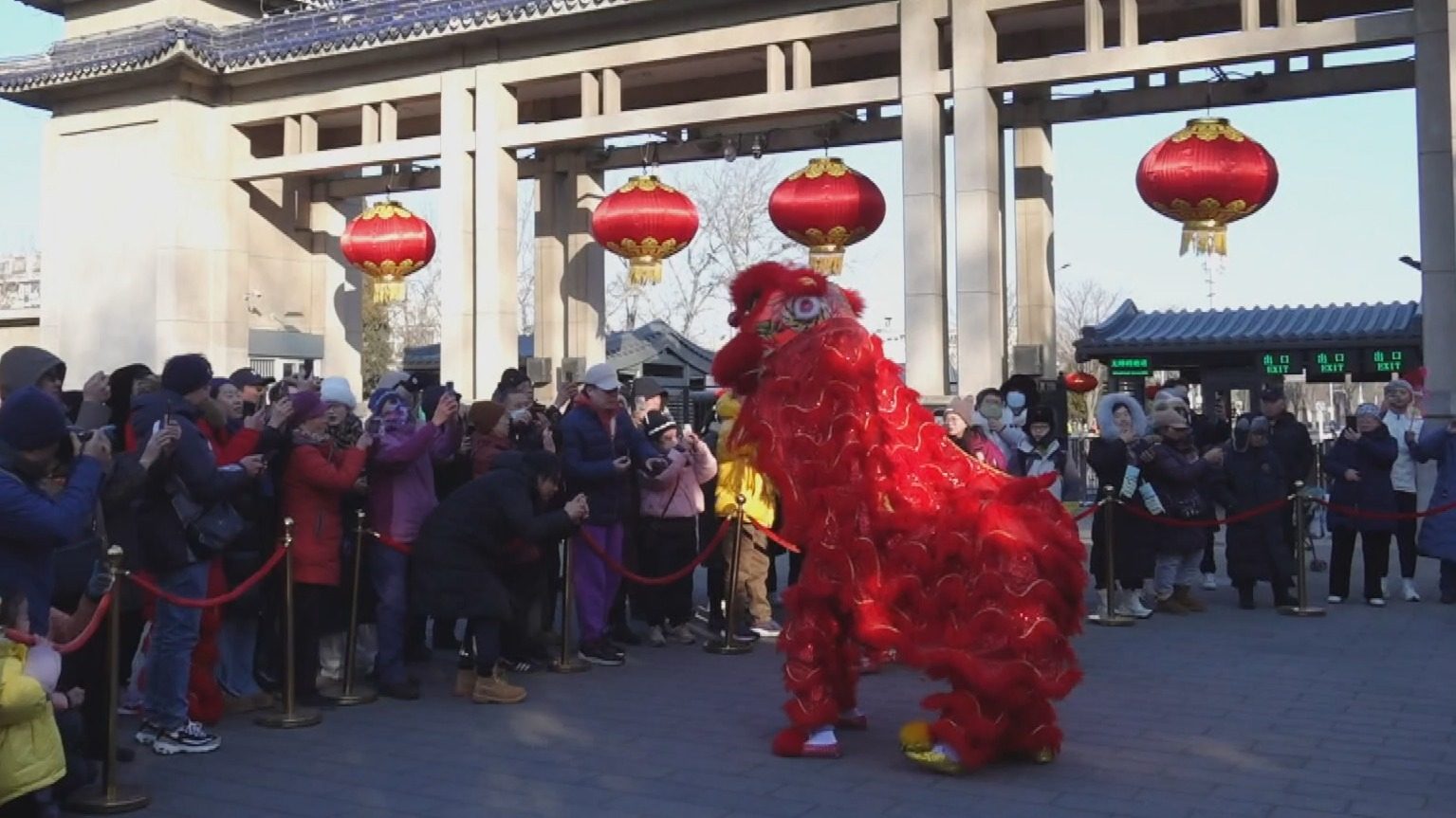 福满京城 春贺神州丨30万游客参与中轴线游欢度中国年