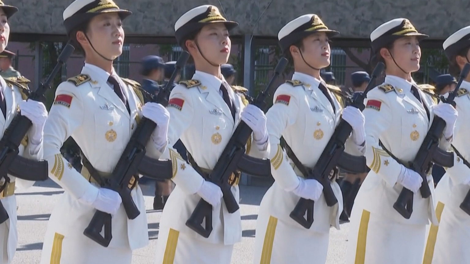 阅兵训练场上 “花木兰”的柔情与豪情