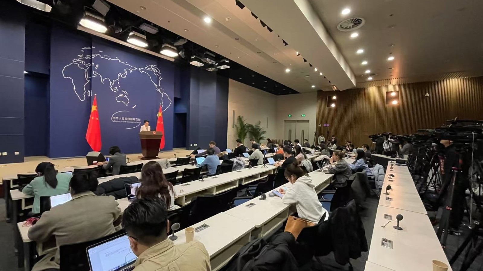 外交部：中东不是大国博弈的角斗场