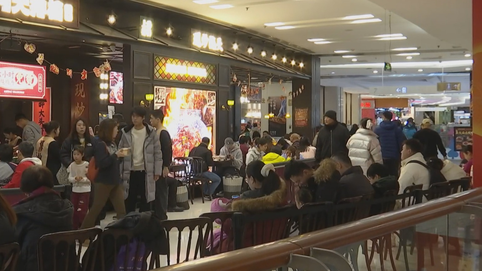 2024年我国餐饮消费达5.57万亿元 为社会消费品零售总额占比最大品类