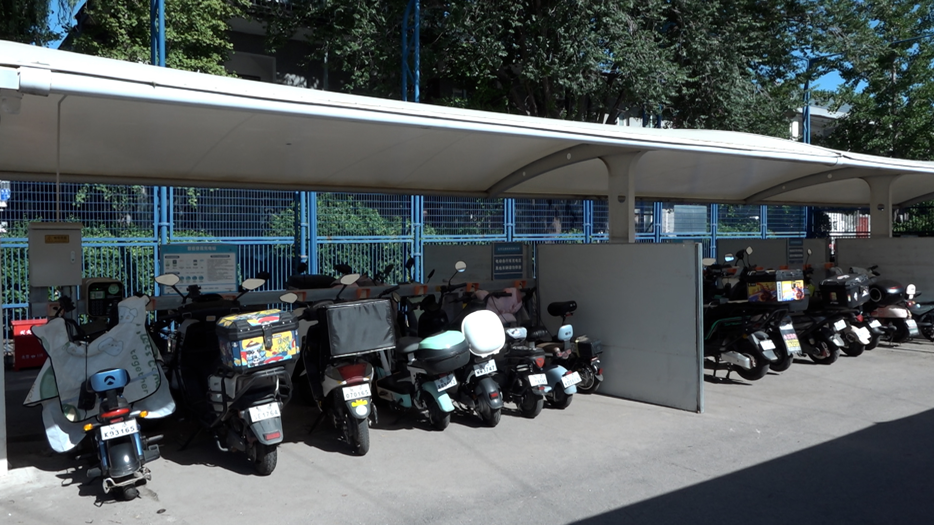 市政协“每月一题”民主监督小组赴地铁北苑站 马泉营村开展调研