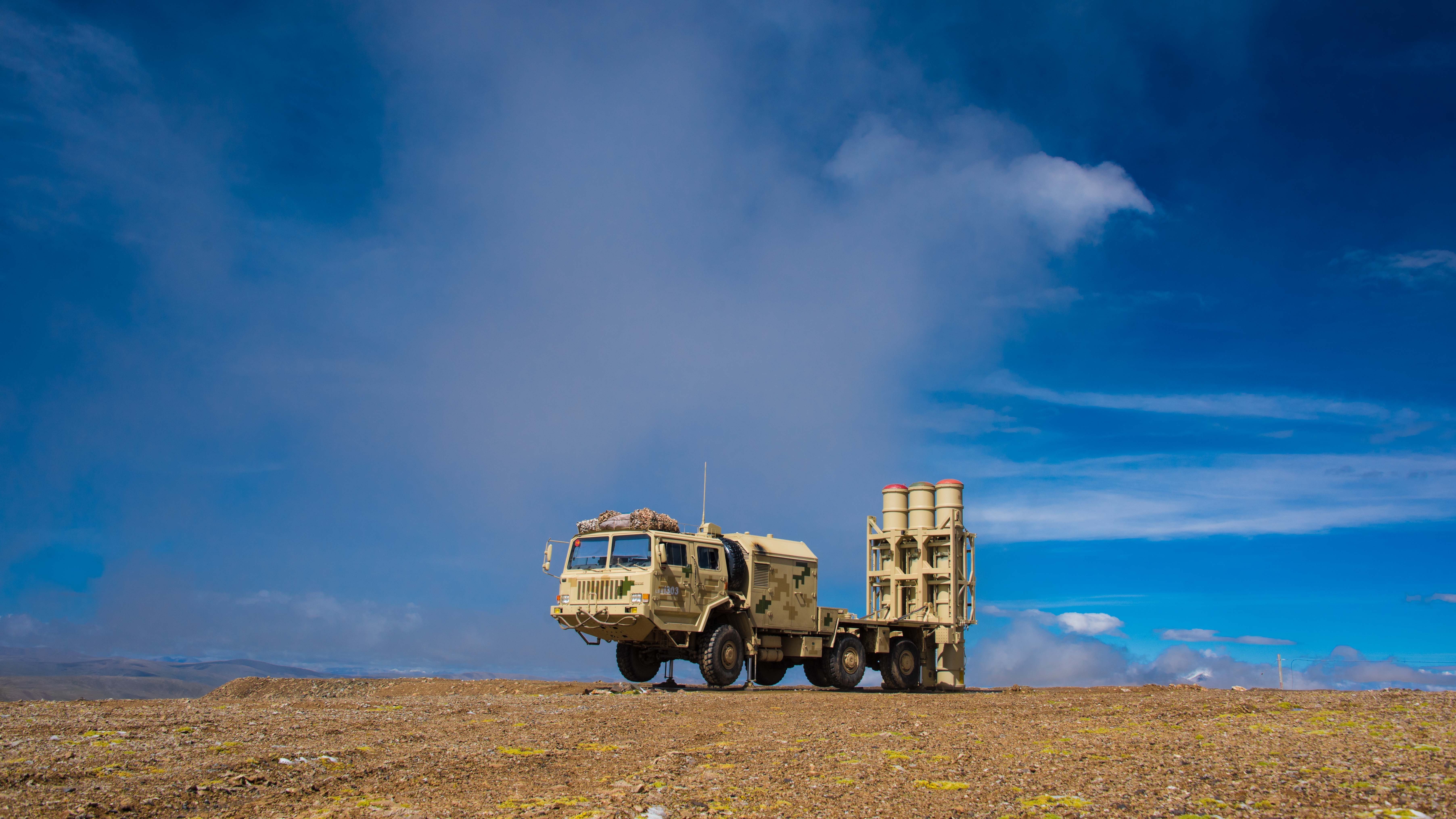 向战行!西藏军区某旅组织空地对抗演练 向战行!西藏军区某旅组织空地对抗演练