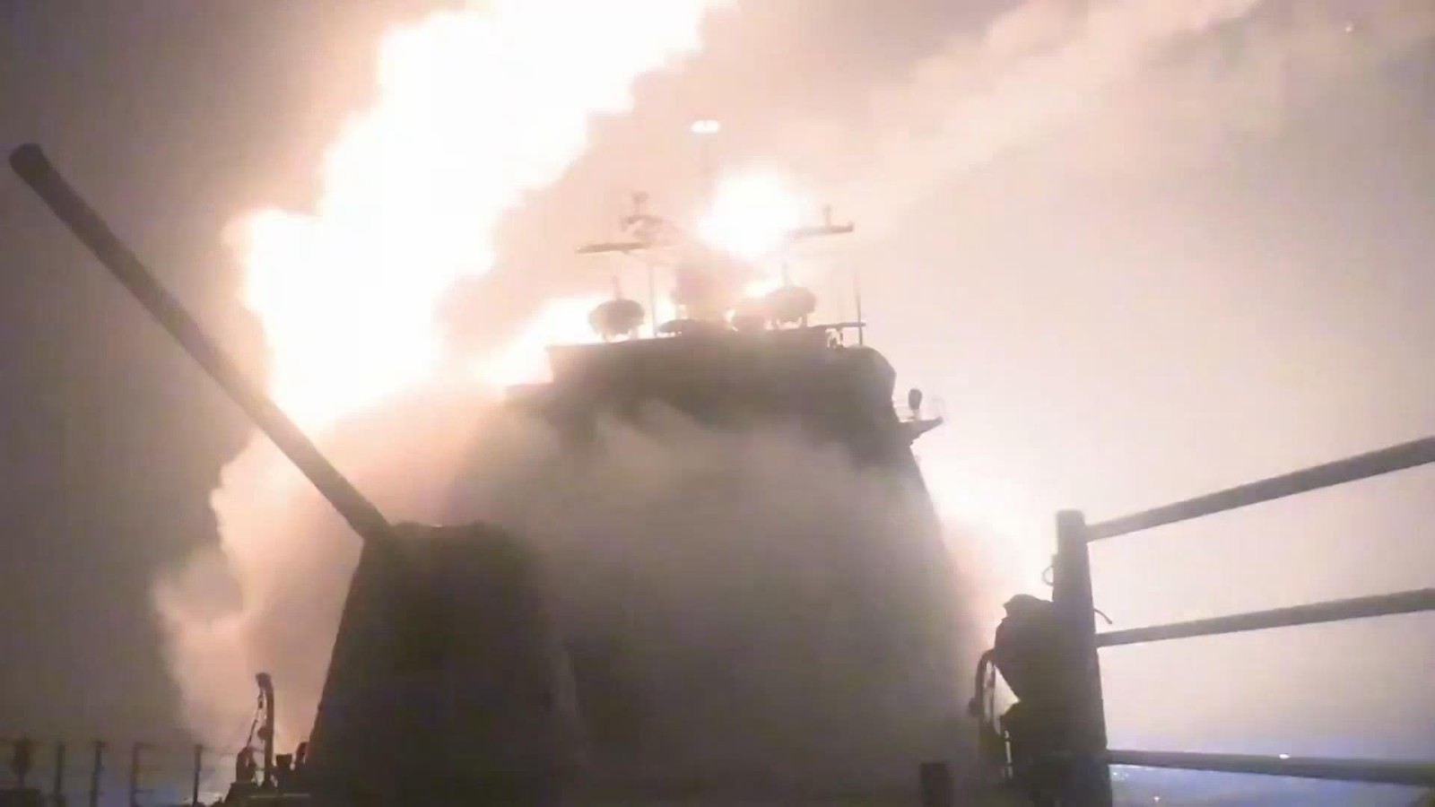 胡塞武装称美军空袭也门 美方称行动或持续数日 胡塞武装称美军空袭也门 美方称行动或持续数日