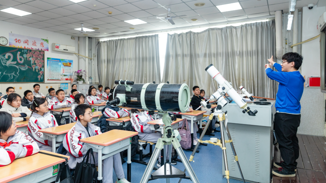 12名科技班主任入驻一零一中怀柔校区，趣味互动解锁前沿科学密码