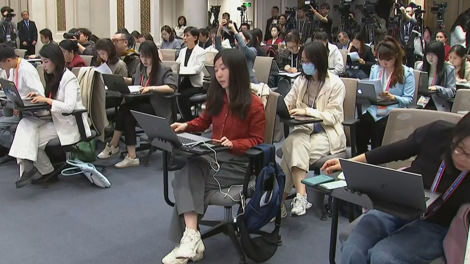 海关总署回应霍尔木兹海峡局势：促和止战稳定外贸通道