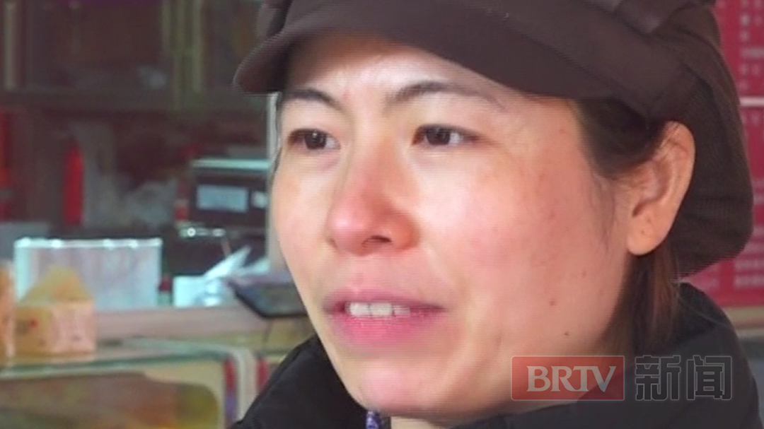 总书记在隆福寺街区买灌肠忆当年，他说自己小时候经常吃