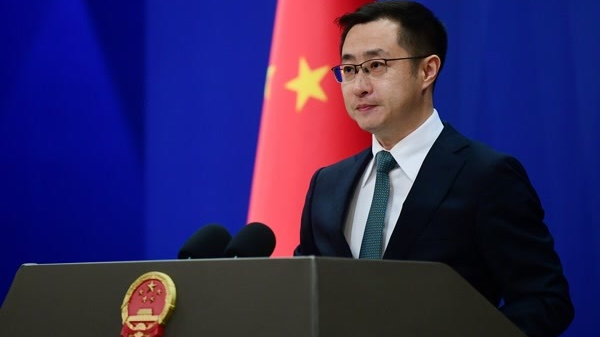 美国商务部暂缓将DeepSeek等中企加入限制清单，外交部回应