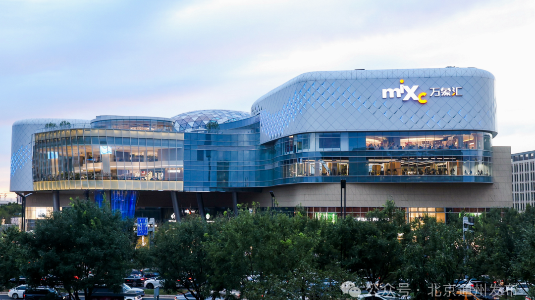 开业即“顶流”!这家新开业商场两天吸引顾客近30万—— 开业即“顶流”!这家新开业商场两天吸引顾客近30万——