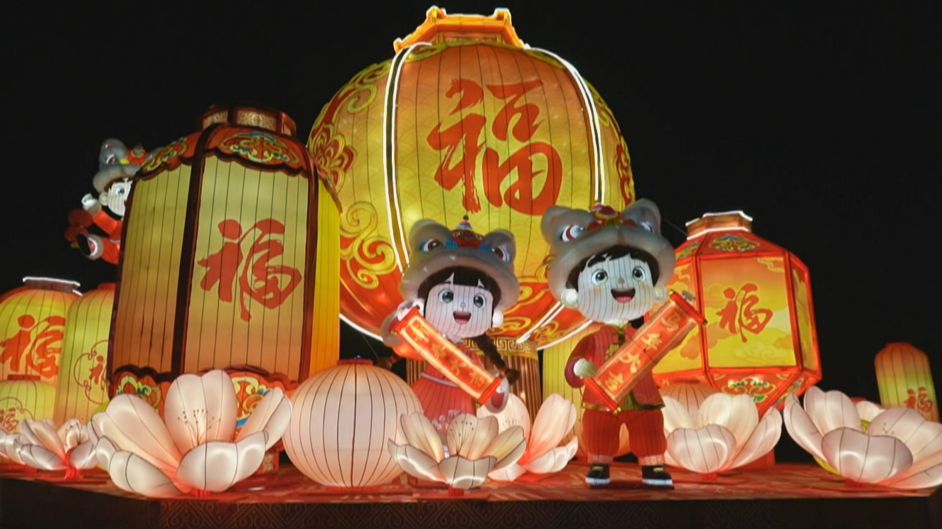 本市春节景观布置全面就位 春节期间将按重大节假日等级开启景观照明 本市春节景观布置全面就位 春节期间将按重大节假日等级开启景观照明