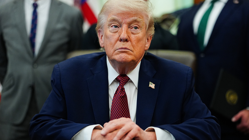 特朗普连发4帖辩解对伊动武 抨击民主党和“假新闻” 特朗普连发4帖辩解对伊动武 抨击民主党和“假新闻”