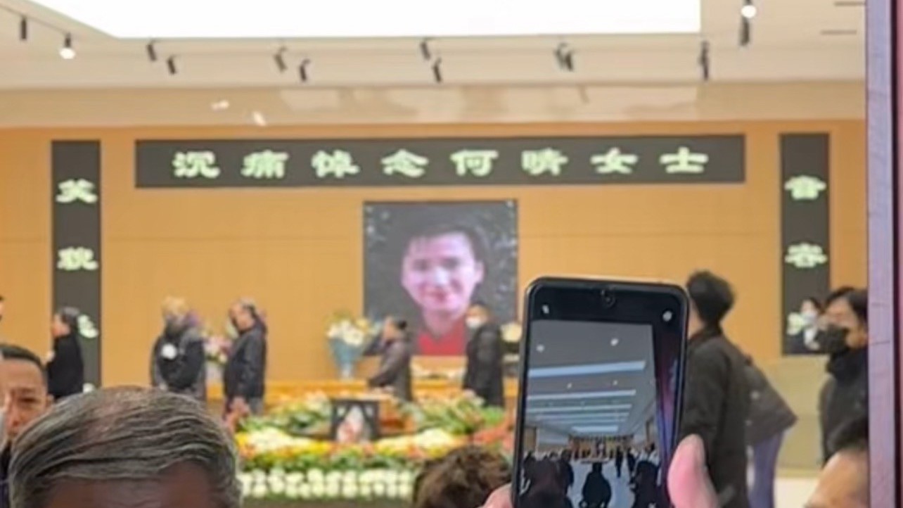 泪目!何晴离开前昏迷之际,用尽全身力气拉紧儿子的手 泪目!何晴离开前昏迷之际,用尽全身力气拉紧儿子的手