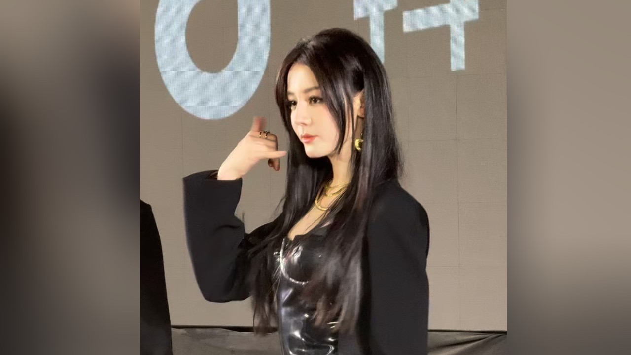 迪丽热巴宣传新剧《枭起青壤》 现场学跳“呕吐舞”0帧起手一比一复刻