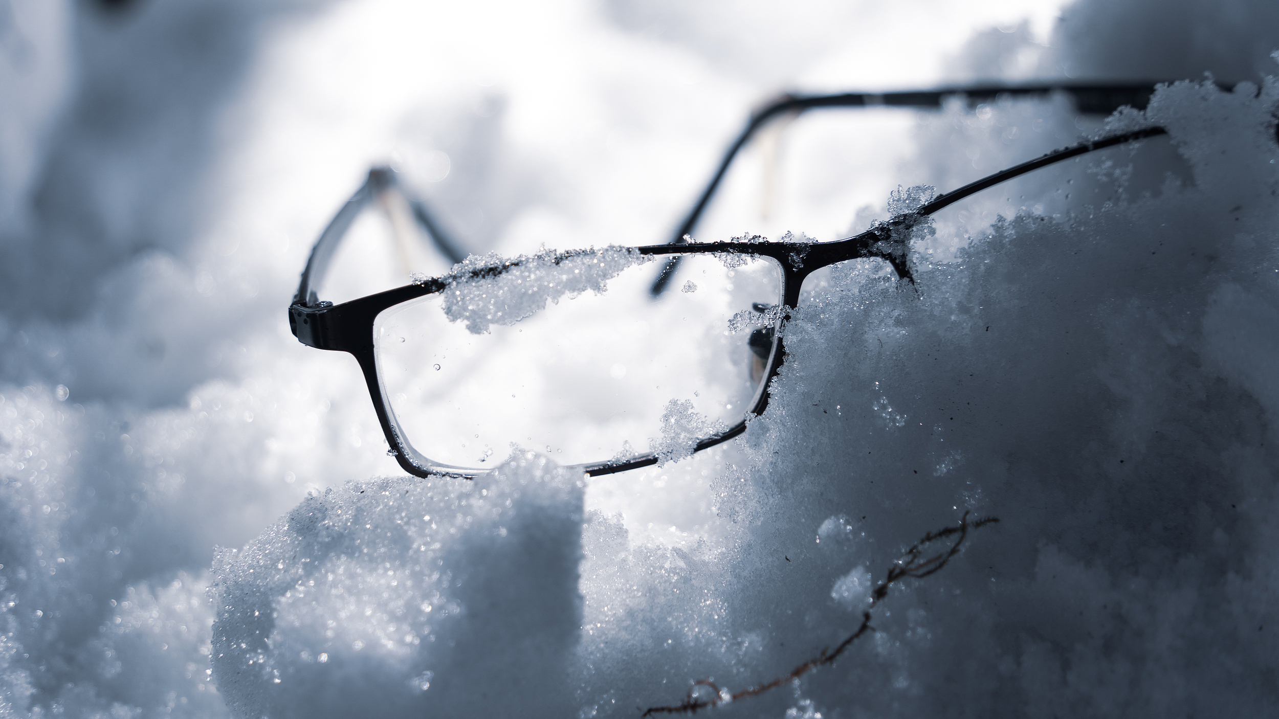 眼睛也会“晒伤”?雪盲症到底是什么? 眼睛也会“晒伤”?雪盲症到底是什么?