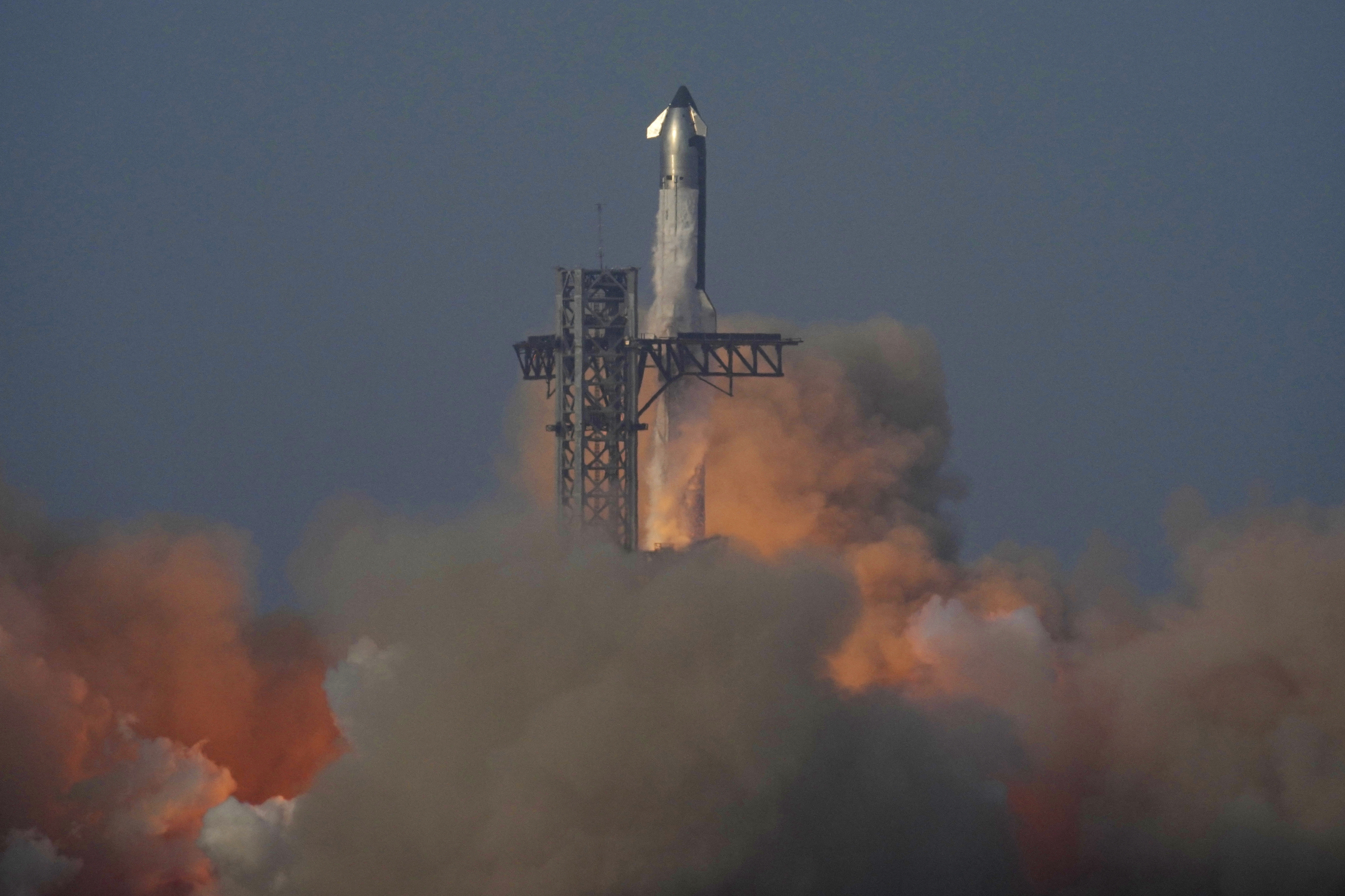 马斯克去年增持14亿美元SpaceX股份