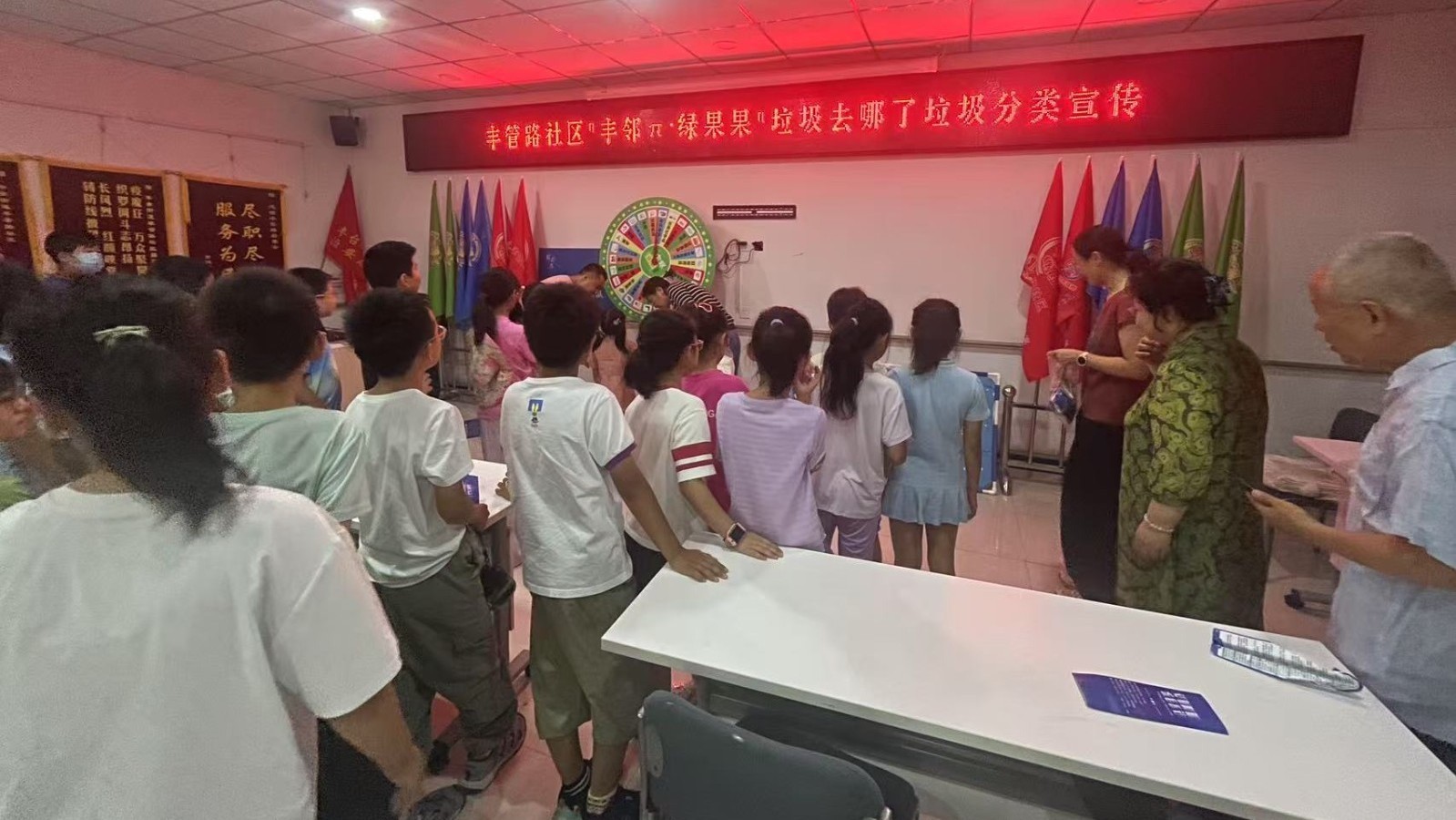 丰管路社区“垃圾去哪了”垃圾分类宣传活动顺利开展 丰管路社区“垃圾去哪了”垃圾分类宣传活动顺利开展