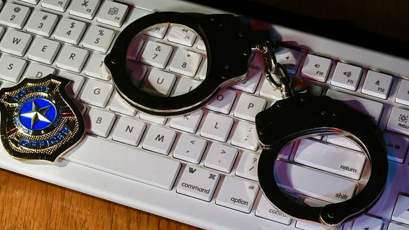 北京市网信办依法查处一批网络名人账号