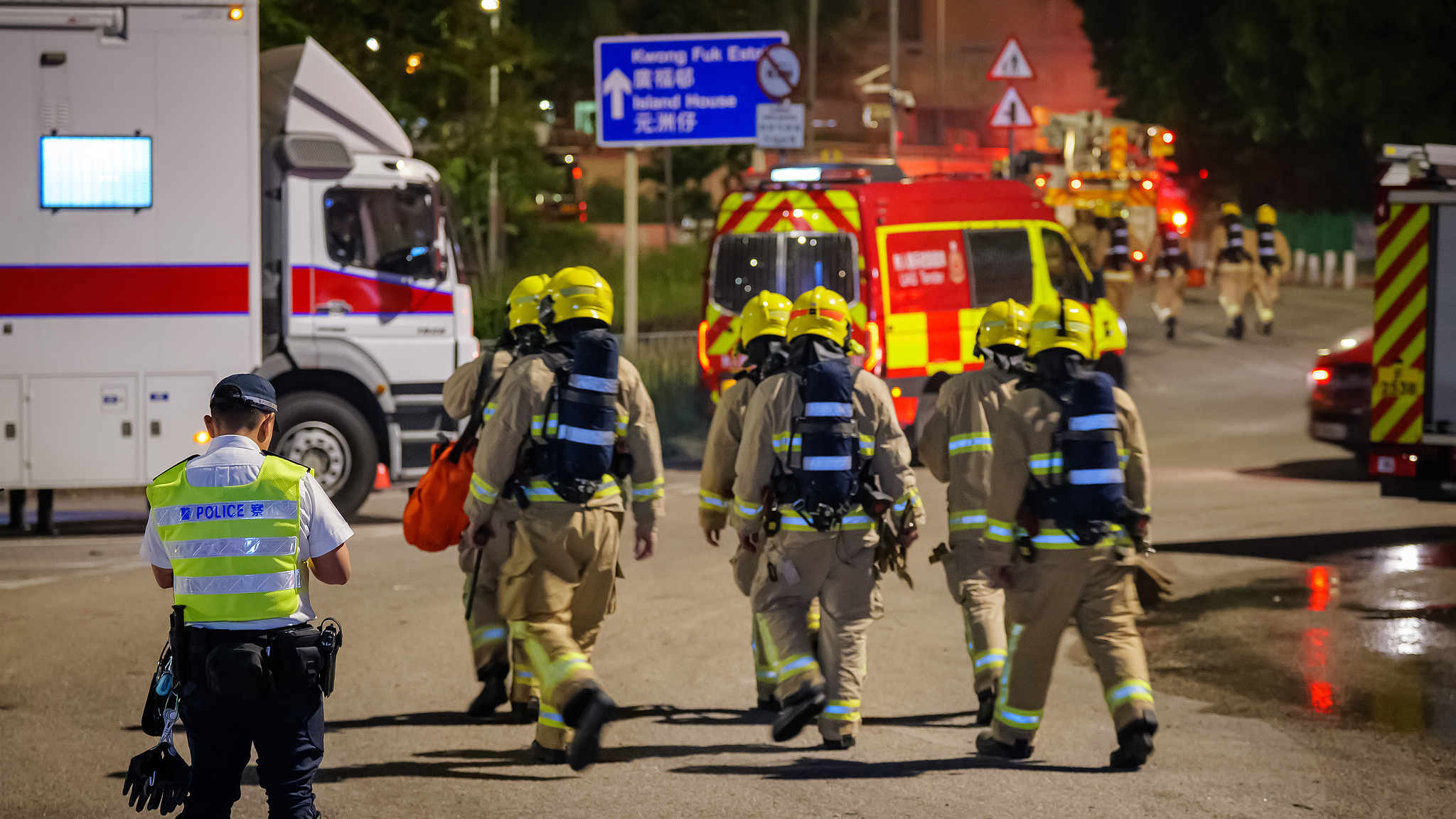 香港新界大埔大火已致94人遇难 目前已完成灭火程序 后续将全力救援 香港新界大埔大火已致94人遇难 目前已完成灭火程序 后续将全力救援