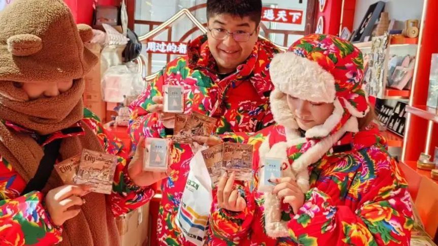 北京房山:“凉宝宝”亮相亚冬会 打造永不融化的冰雪奇缘 北京房山:“凉宝宝”亮相亚冬会 打造永不融化的冰雪奇缘