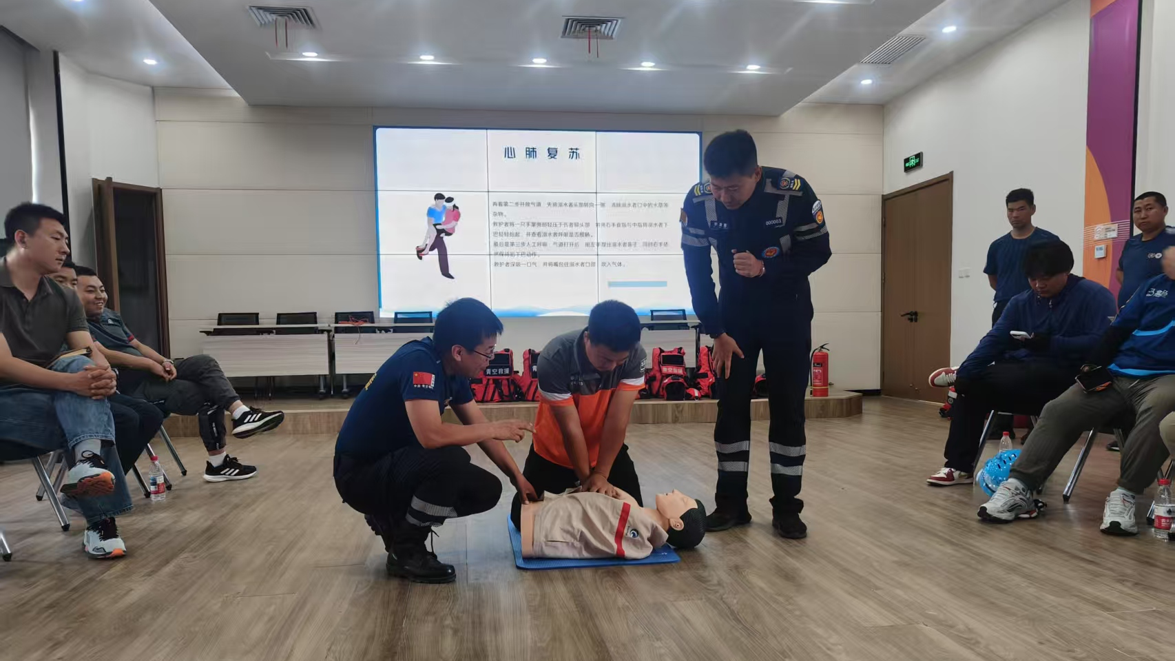 回龙观街道总工会组织辖区“小哥”开展防汛应急与急救知识培训 回龙观街道总工会组织辖区“小哥”开展防汛应急与急救知识培训