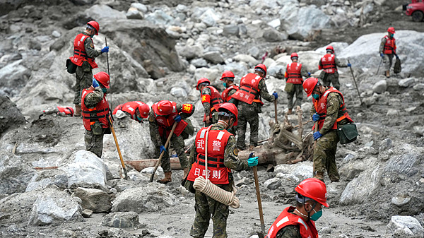 西藏吉隆泥石流灾害已致21人遇难 541人失联