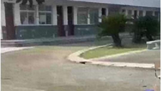 湖南一校园内发生车祸致学生一死两伤,涉事教师被刑拘 湖南一校园内发生车祸致学生一死两伤,涉事教师被刑拘