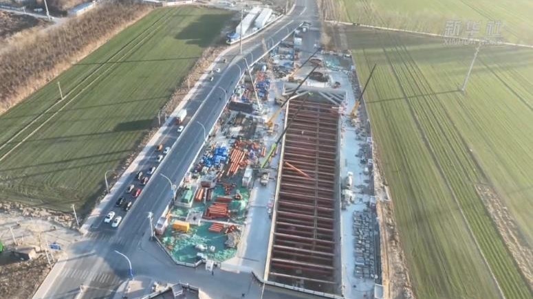 北京轨道交通22号线河北段高楼站主体结构封顶