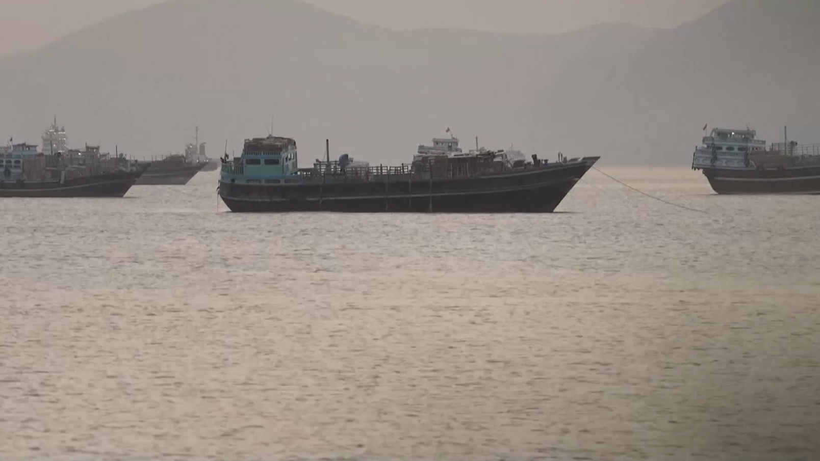 伊朗计划彻底封锁霍尔木兹海峡并启动曼德海峡“战线”