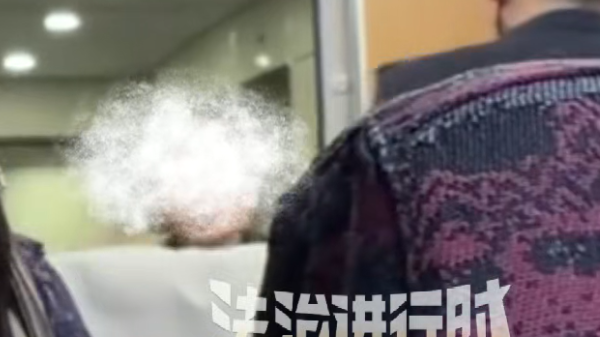 女子高铁坐过站要求乘务员安排送回去“广播听不清 没人提醒” 女子高铁坐过站要求乘务员安排送回去“广播听不清 没人提醒”