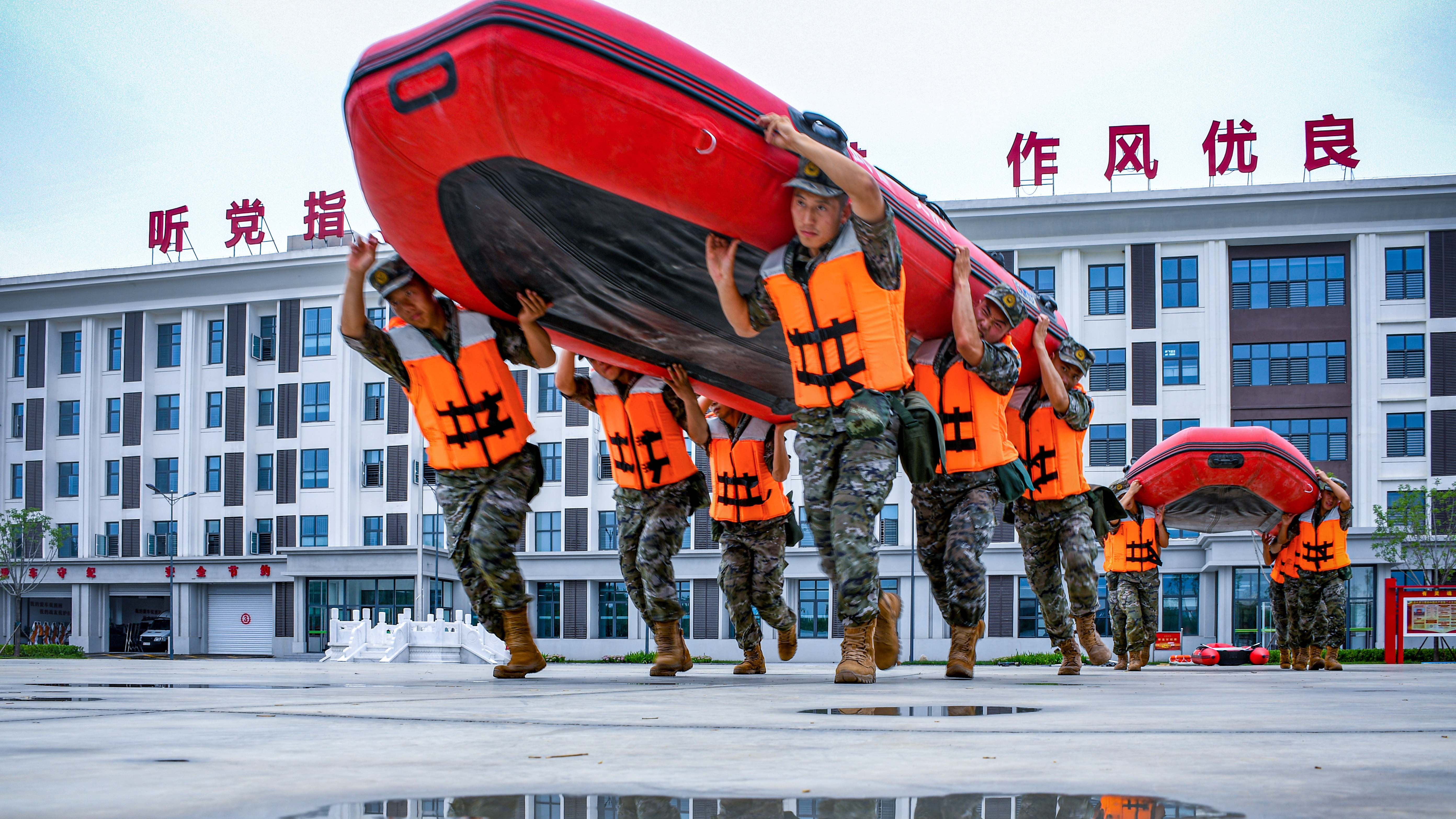 未雨绸缪,筑牢防汛“安全堤” 未雨绸缪,筑牢防汛“安全堤”