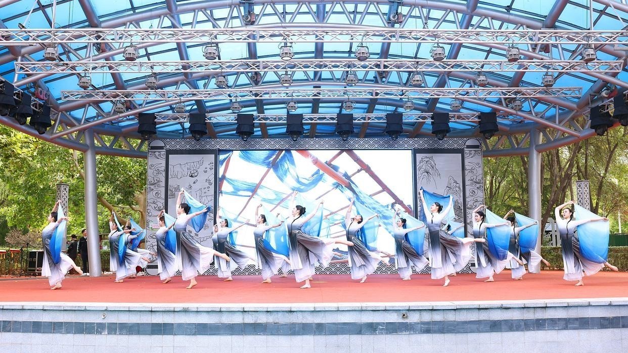 海淀“七彩曙光”民俗文化节举办