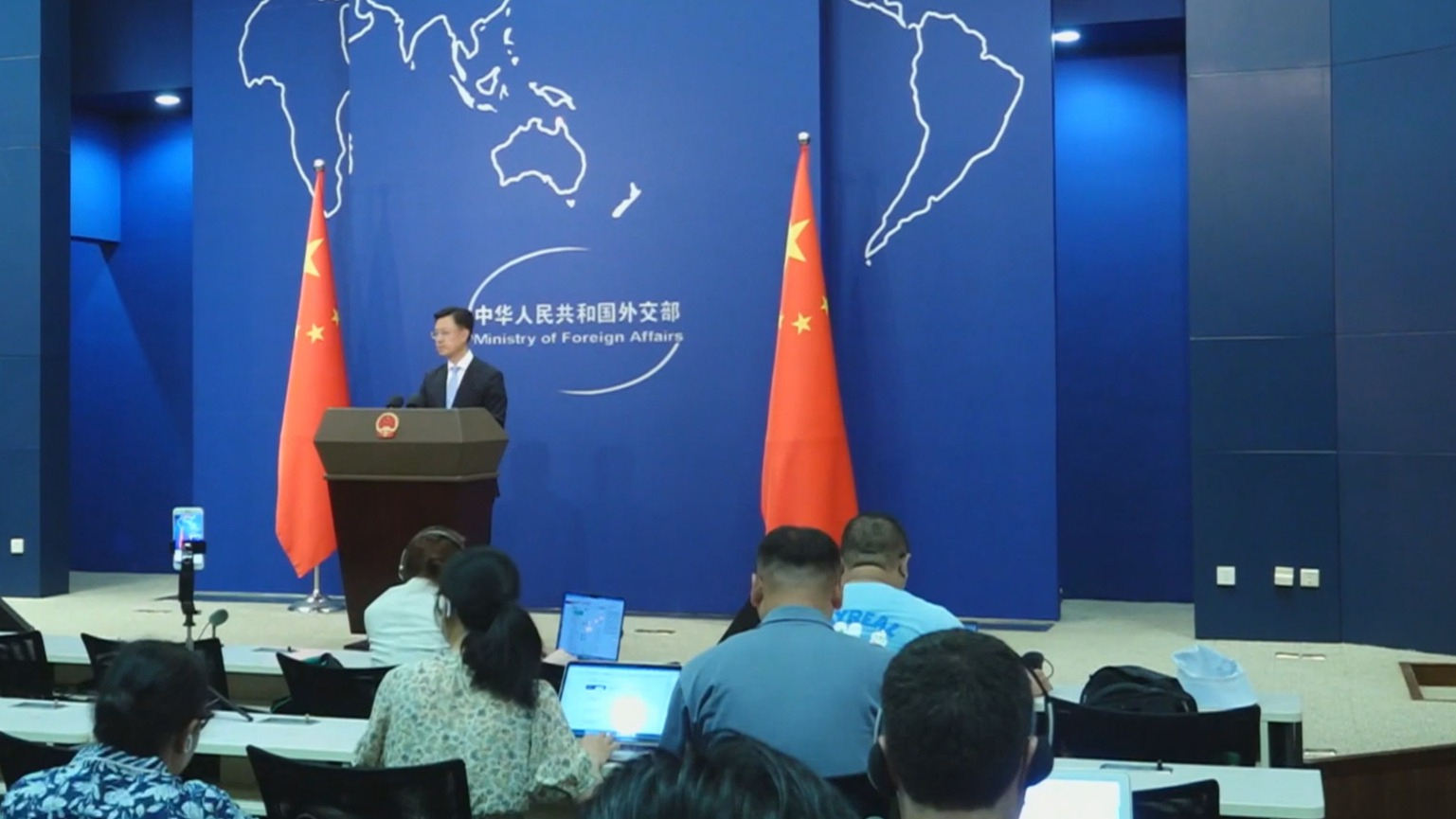 外交部：将中美关系新定位转化为相向而行的行动