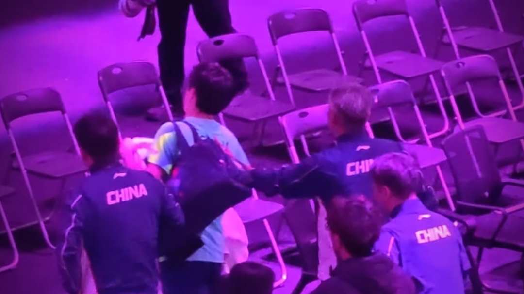 温瑞博1-4憾负 秦指导轻轻一推“为少年远航补上一口心气” 温瑞博1-4憾负 秦指导轻轻一推“为少年远航补上一口心气”