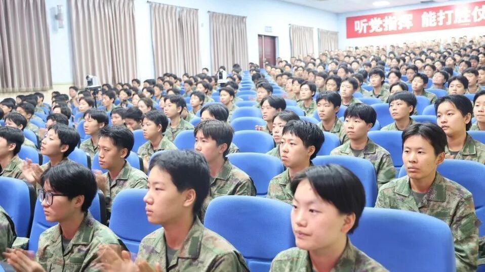 “致敬英模 建功时代”英模事迹报告暨《平西抗日根据地斗争史》巡回展启动