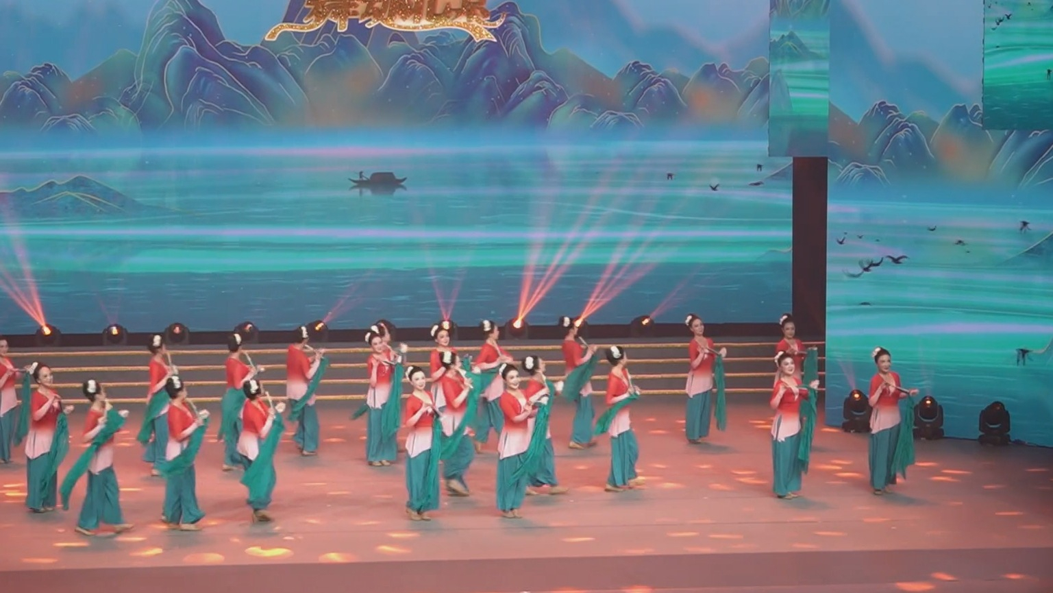 第十九届“舞动北京”群众舞蹈大赛 展现群众文艺新风尚