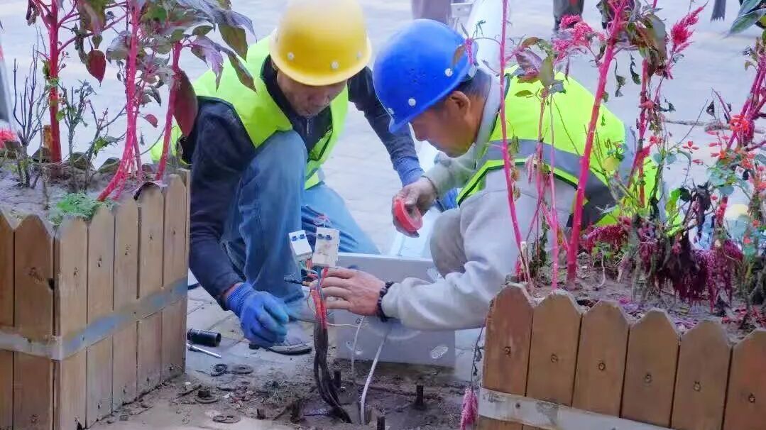 创城进行时 | 路灯换新颜 文明入人心——霍营街道霍家营社区点亮文明新风尚
