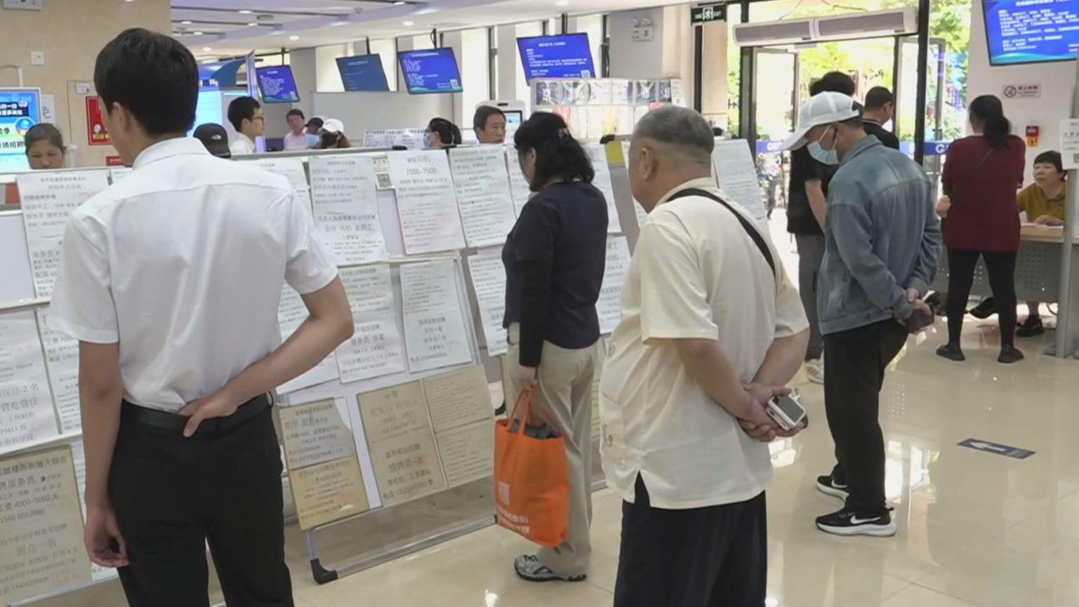 新就业形态支撑体系升级 全市建成18个零工市场