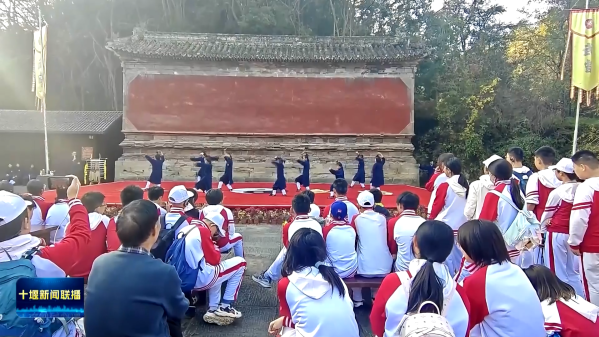 饮水思源感恩行 研学启智助成长 饮水思源感恩行 研学启智助成长