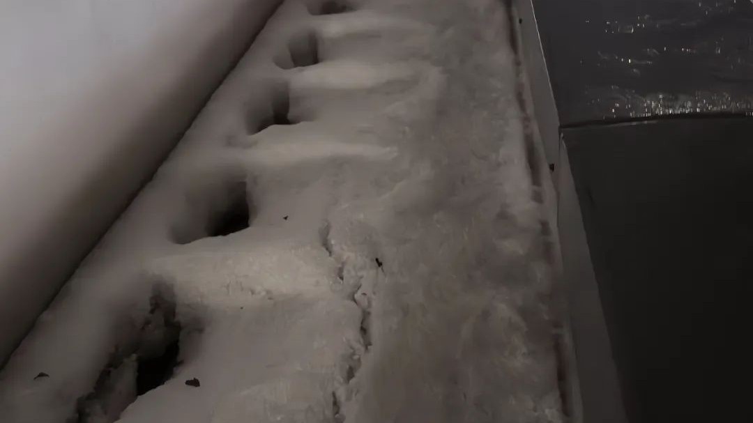 西安机场就T5航站楼漏水致歉:排水系统被冰雹堵塞 西安机场就T5航站楼漏水致歉:排水系统被冰雹堵塞