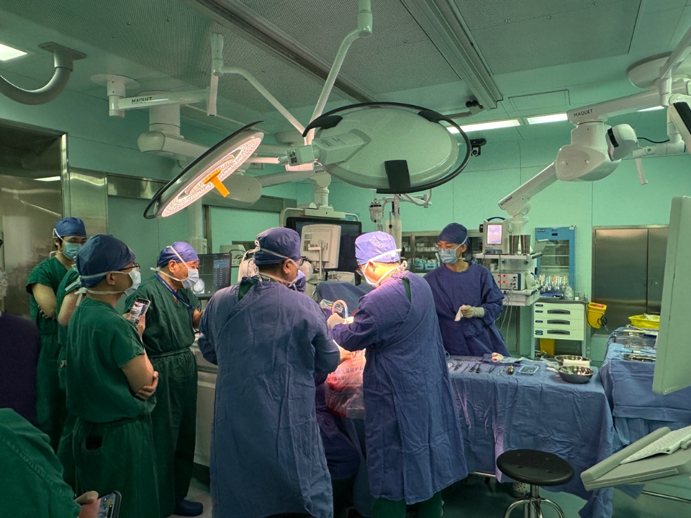 直击脑机接口手术现场 截瘫患者大脑植入“中国芯” 直击脑机接口手术现场 截瘫患者大脑植入“中国芯”