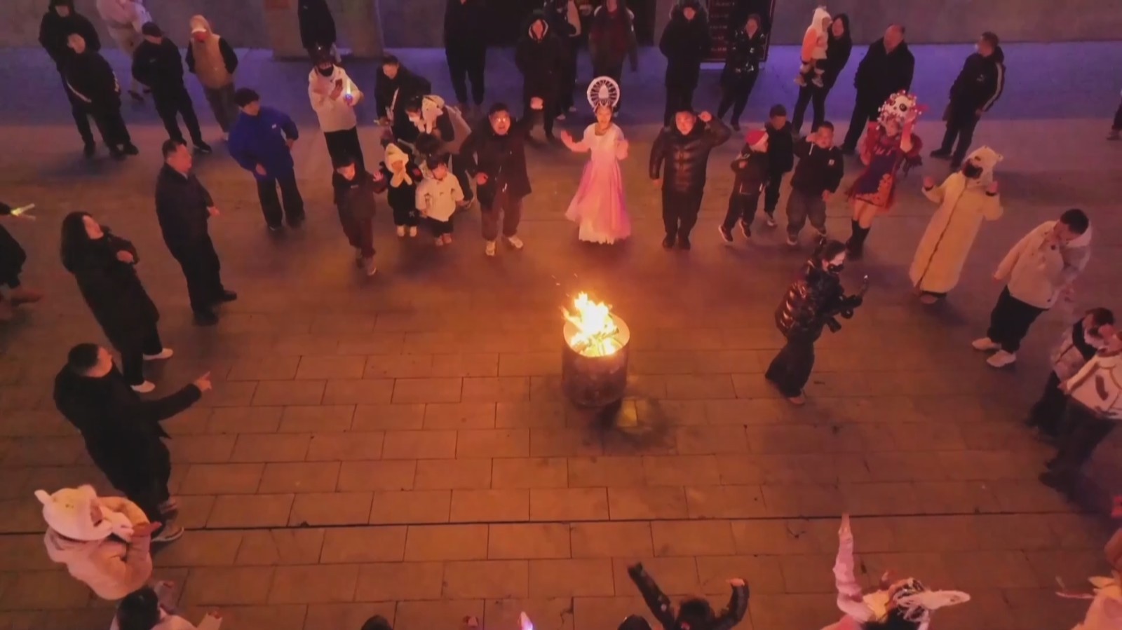 河北吴桥:“杂技故里”逛庙会 欢欢喜喜过大年 河北吴桥:“杂技故里”逛庙会 欢欢喜喜过大年