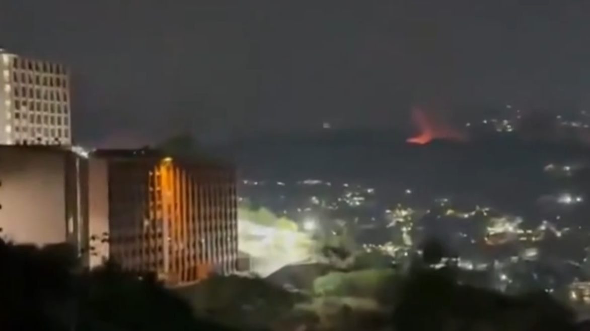 委内瑞拉首都街头几乎空无一人 记者所在酒店已被封锁 委内瑞拉首都街头几乎空无一人 记者所在酒店已被封锁