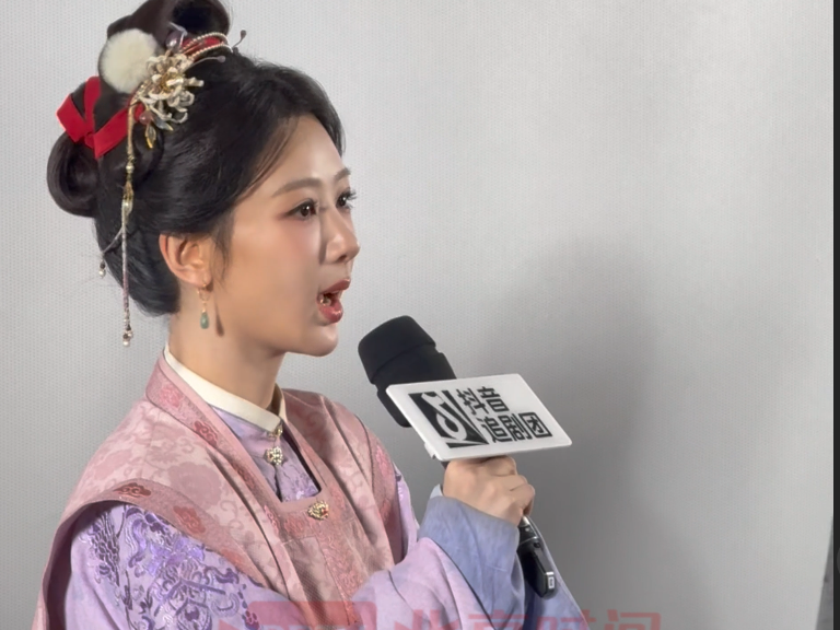 《家业》线下追剧团,杨紫分享剧中戏服设计细节 《家业》线下追剧团,杨紫分享剧中戏服设计细节