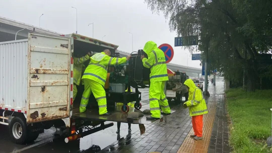 防汛进行时 | 北京市重点站区全力应对强降雨天气