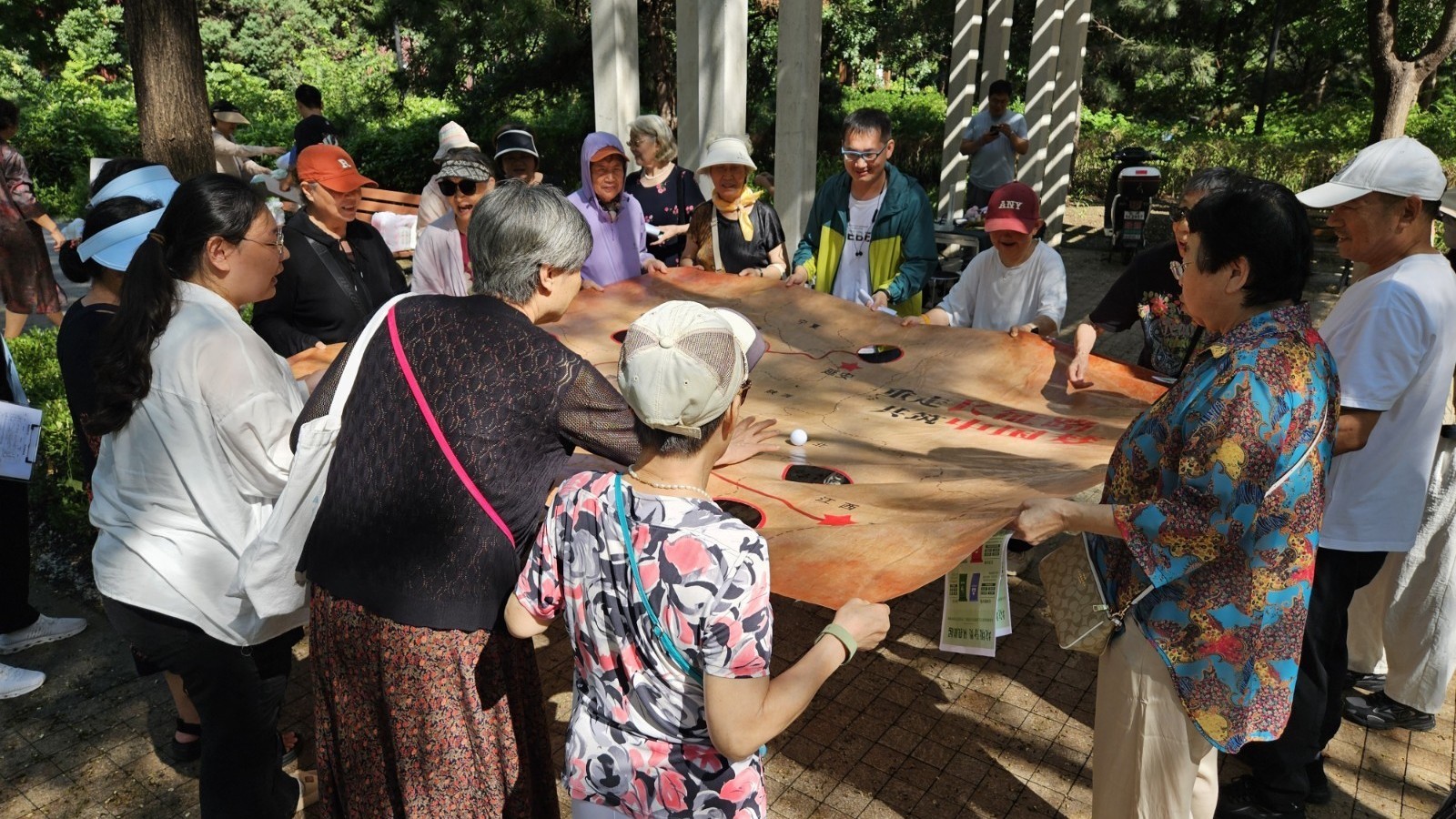 奥运村拂林园社区居民重走“环保迷你长征路” 奥运村拂林园社区居民重走“环保迷你长征路”