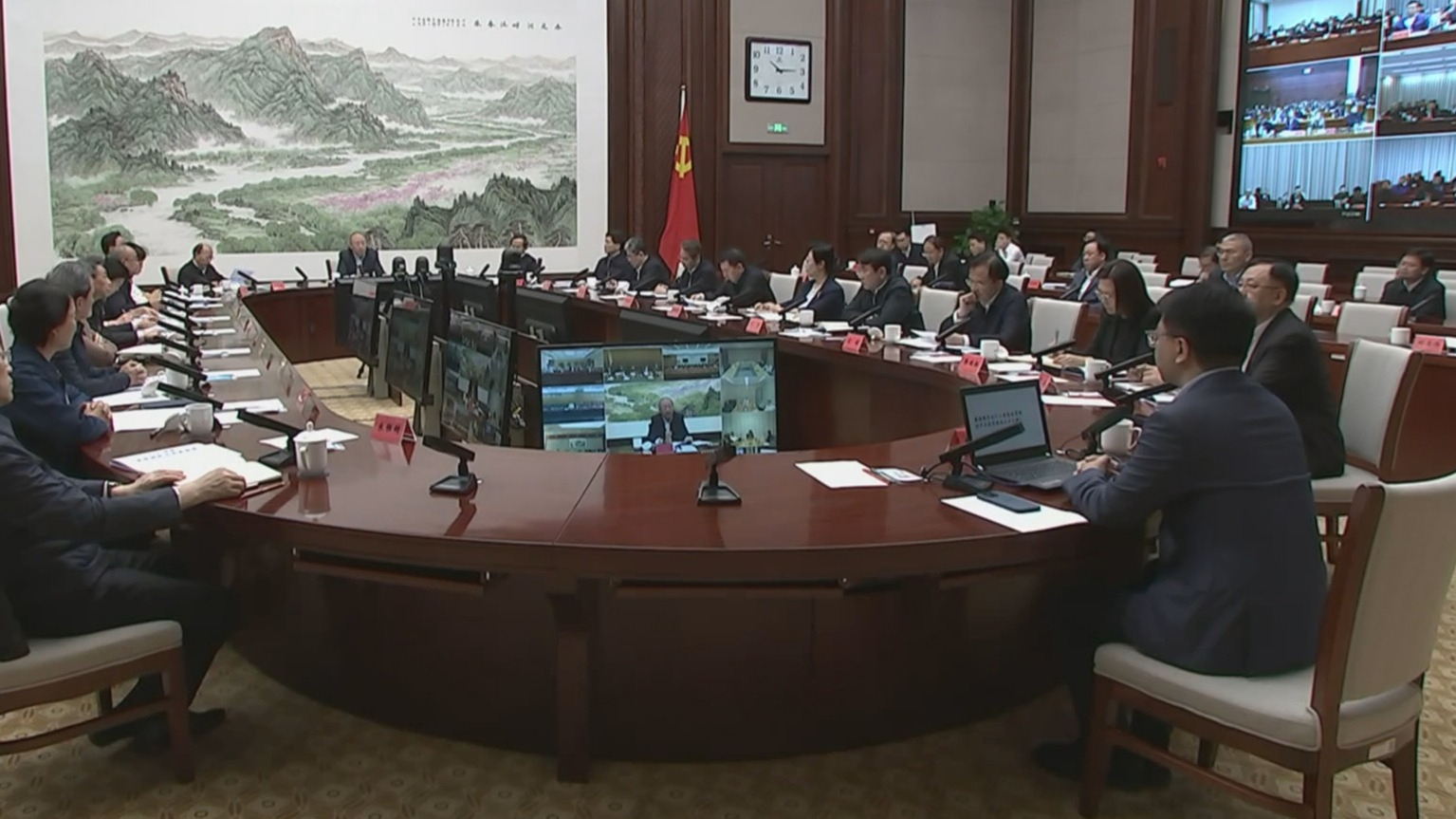 尹力强调 打造具有全球影响力的人工智能创新策源地和产业高地