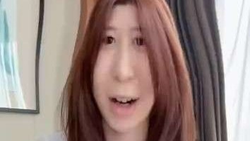 赵露思复刻自己的经典视频