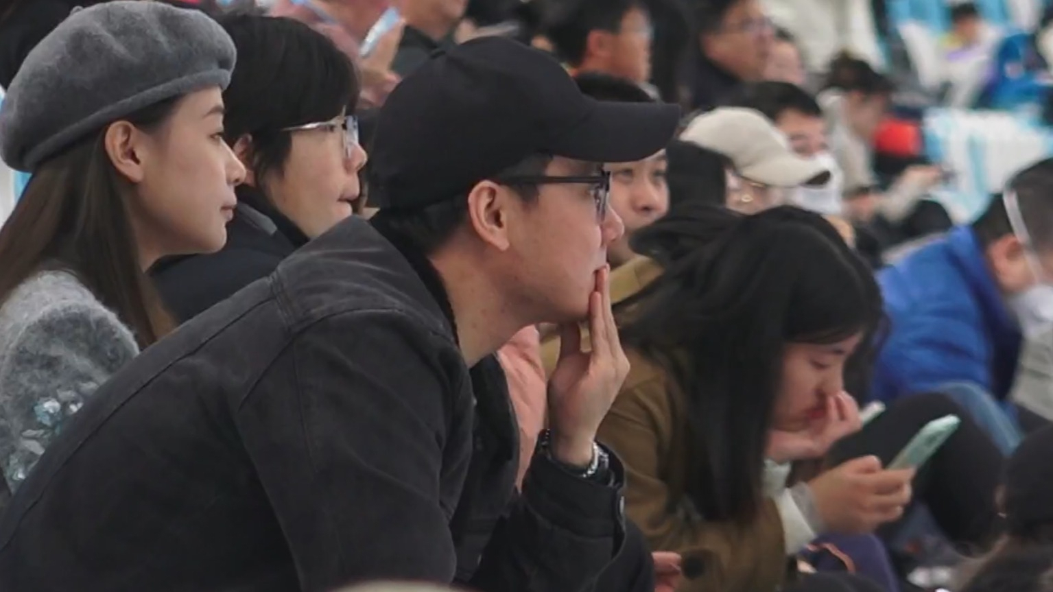 “冰丝带”看国际顶级赛事 沉浸式感受“最快的冰”
