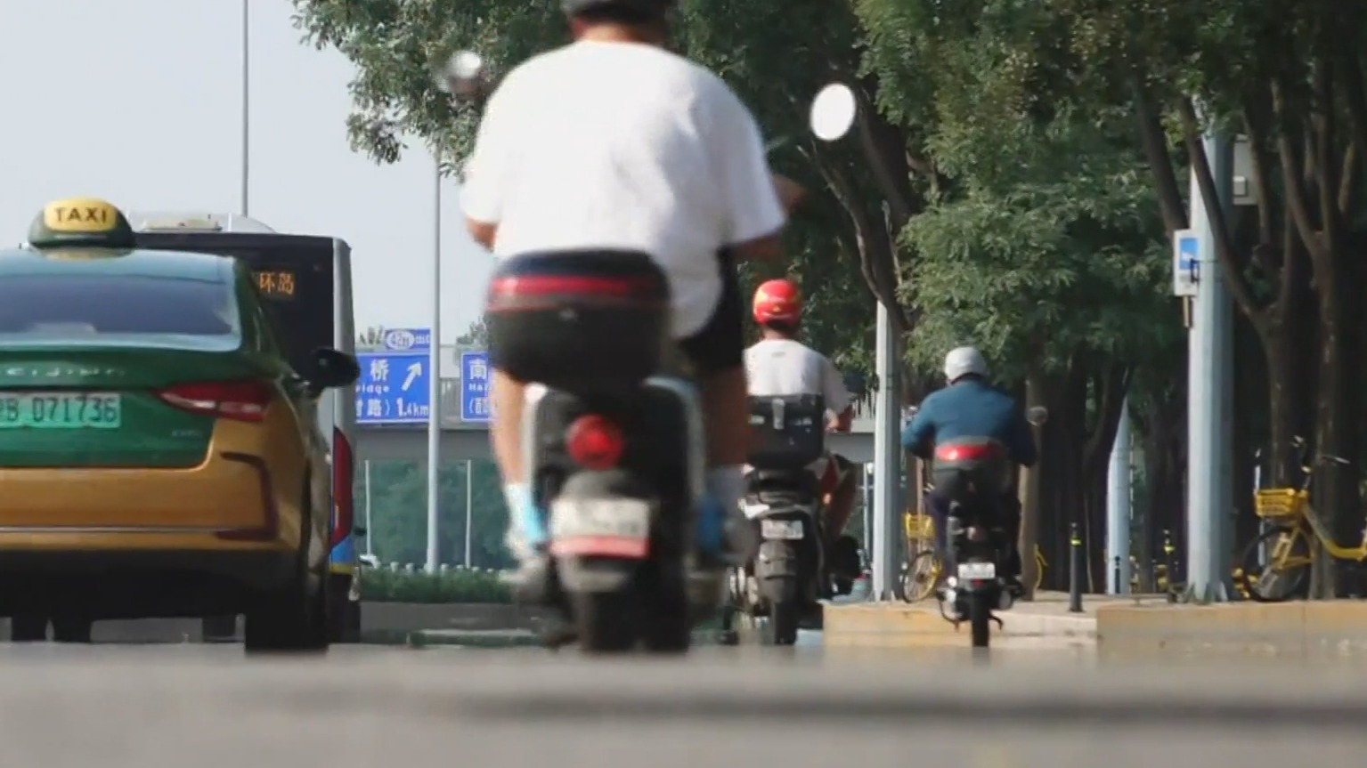 专家释疑:北京高温闷热为何没发高温预警? 专家释疑:北京高温闷热为何没发高温预警?