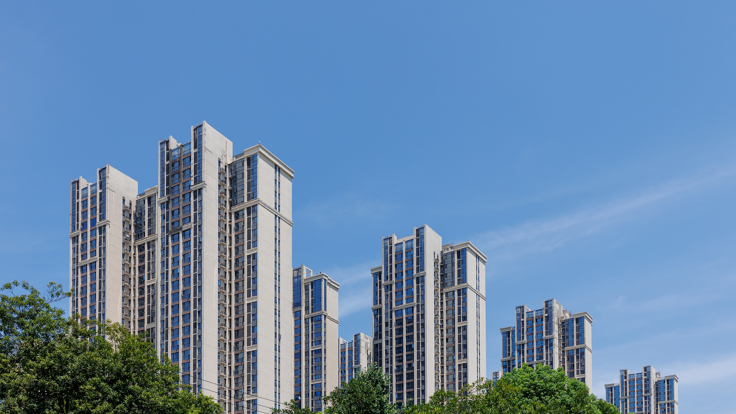 @房贷族,快查看银行App,存量房贷利率今起下调 @房贷族,快查看银行App,存量房贷利率今起下调